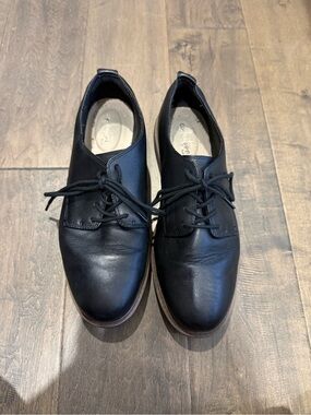 Clark’s women’s dress shoe